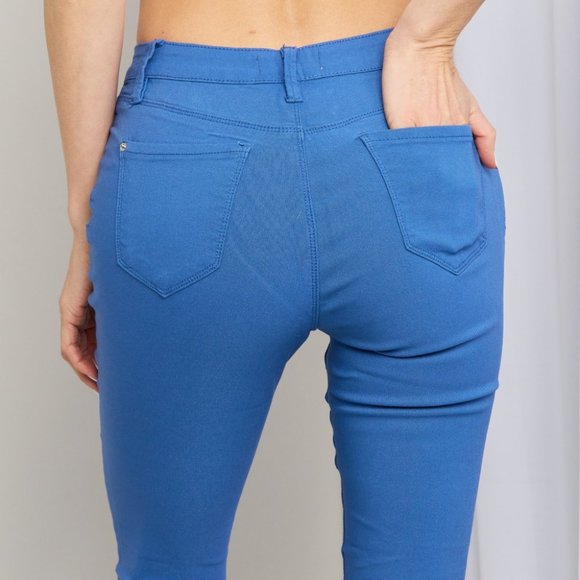 YMI Jeanswear Kate Hyper-Stretch Full Size Mid-Rise Skinny Jeans in Electric Blu - Picture 5 of 9